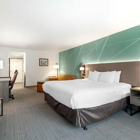 Comfort Inn & Suites Lake George-2
